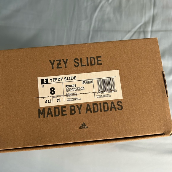 Yeezy Slide.  YZY Slide - Picture 3 of 5